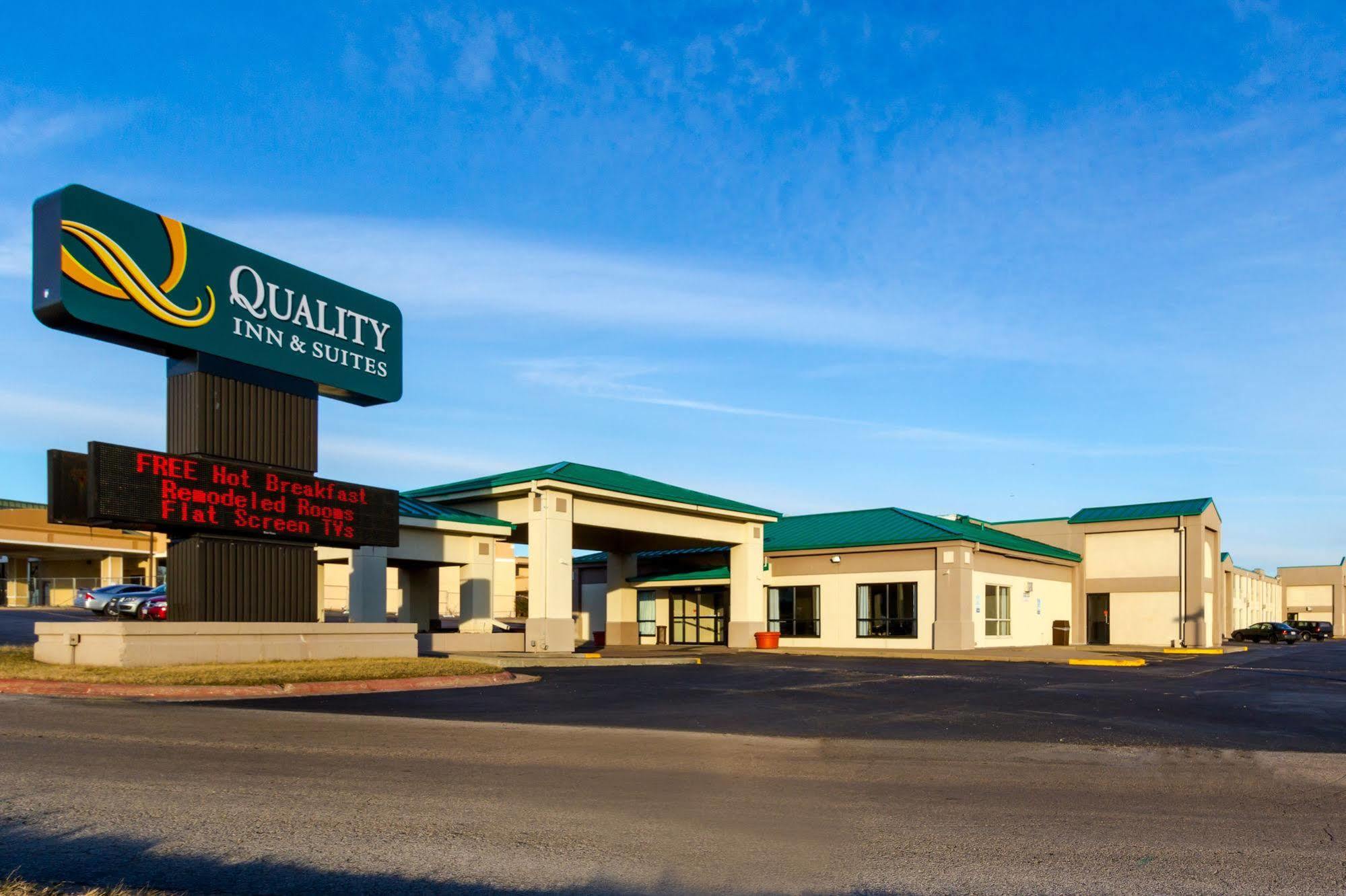 Quality Inn & Suites Moline - Quad Cities Exteriér fotografie